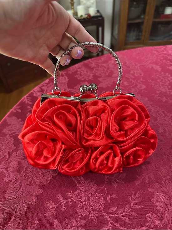 Handbags - Satin Rosette Fancy Kisslock Bag w/ Crossbody Chain
